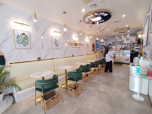 ワッフルカーン川越店