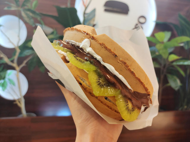 ワッフルカーン川越店