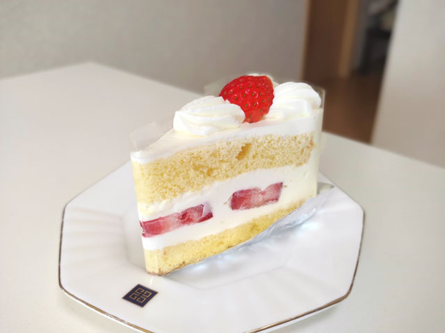 パティスリーメイプルのショートケーキ